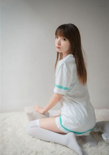 吃奶扶着岳从后面挺进乱_在线电影观看