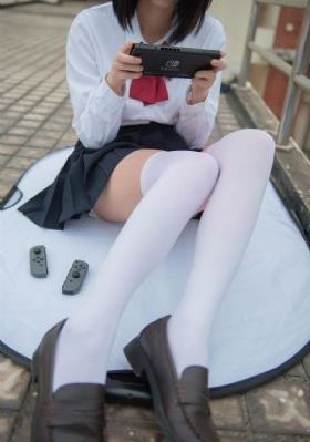 路边花草_高清高清迅雷在线观看